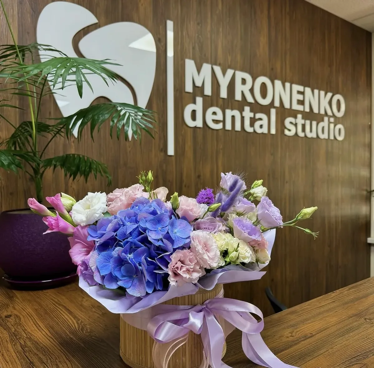 Ресепшн стоматологии Myronenko Dental Studio в Голосеевском районе Киева (Демеевка)